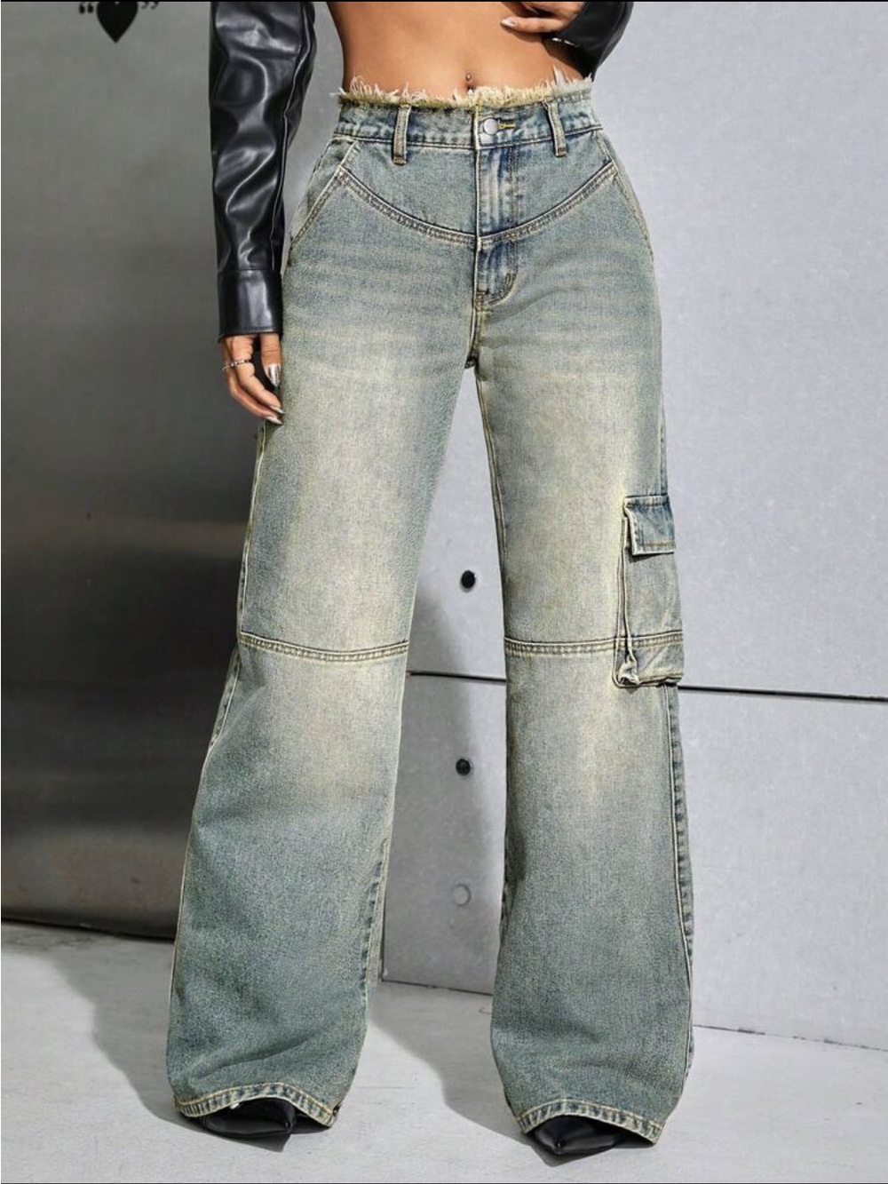 SHEIN Light Wash Wide-Leg Cargo Jeans